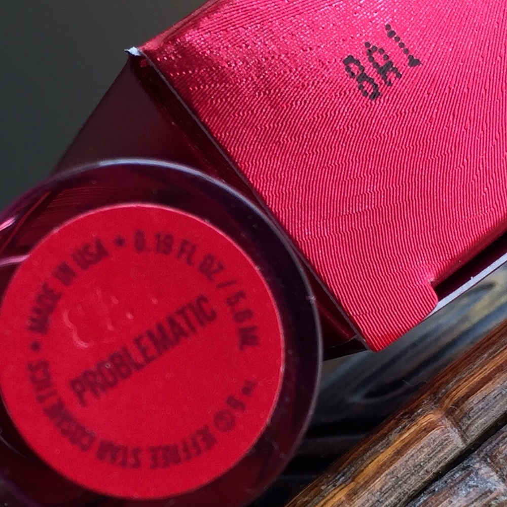“PROBLEMATIC” JEFFREE STAR VELOUR LIQUID LIPSTICK! - Picture 8 of 8